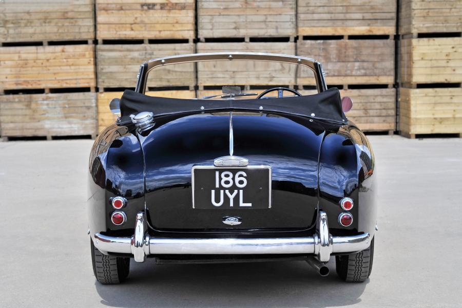  Aston Martin DB2/4 Drophead Coupe 1953 года  (UK) (фото 5 из 13)